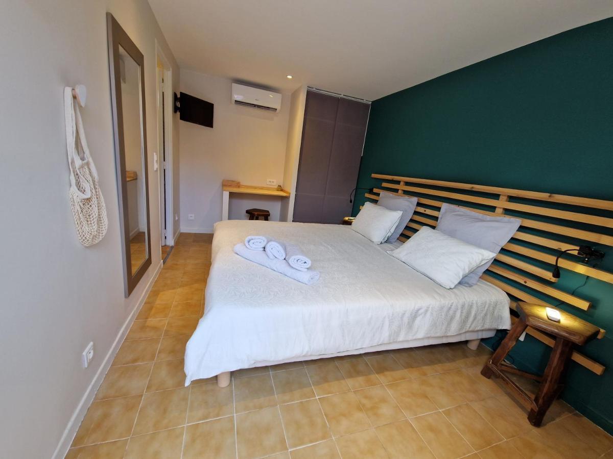 Le Cosy Hotel Saint Aygulf Exterior photo