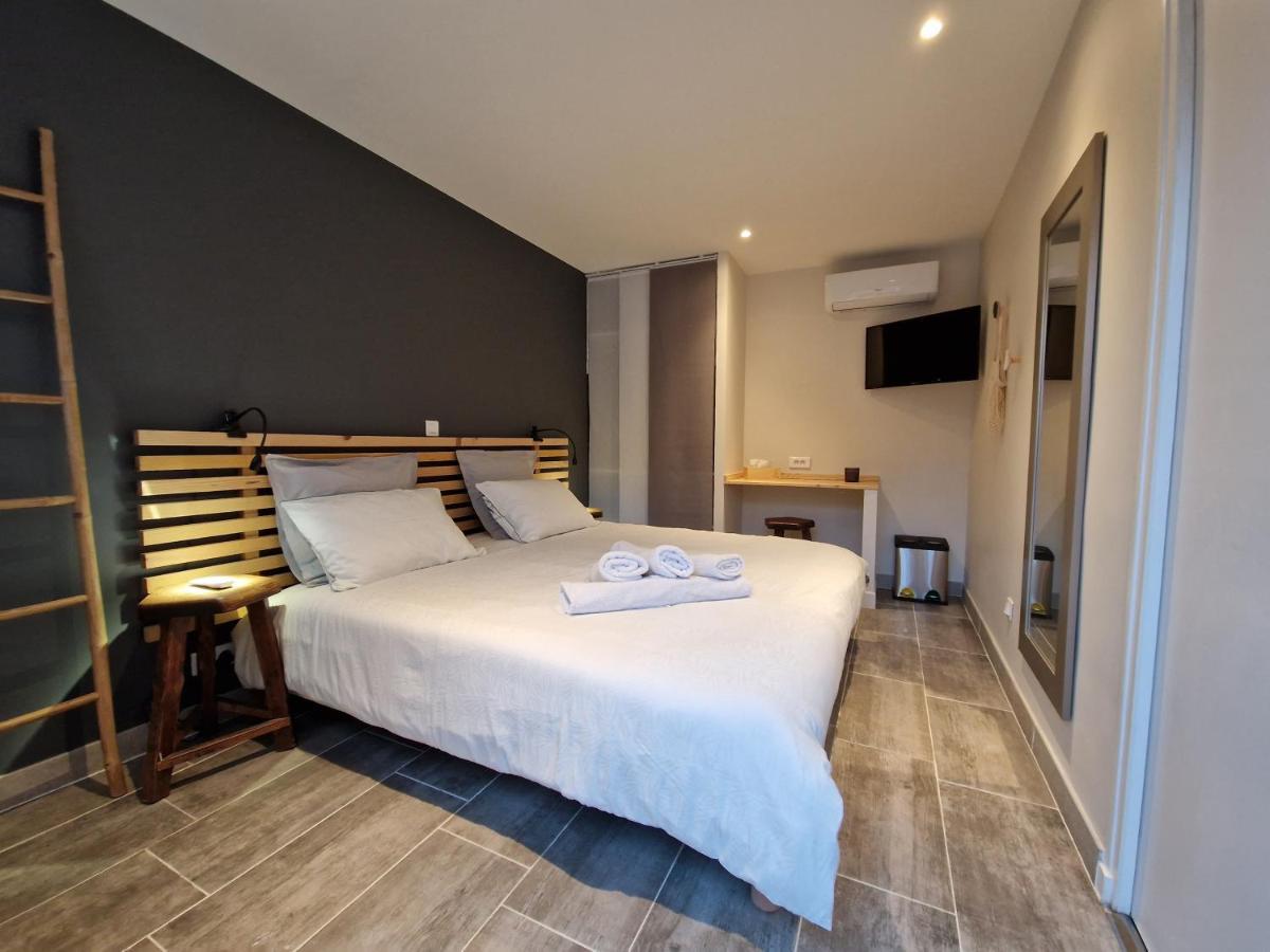 Le Cosy Hotel Saint Aygulf Exterior photo
