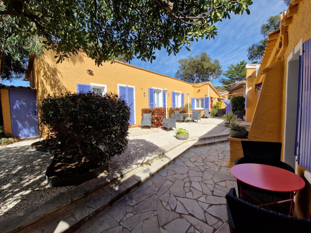 Le Cosy Hotel Saint Aygulf Exterior photo