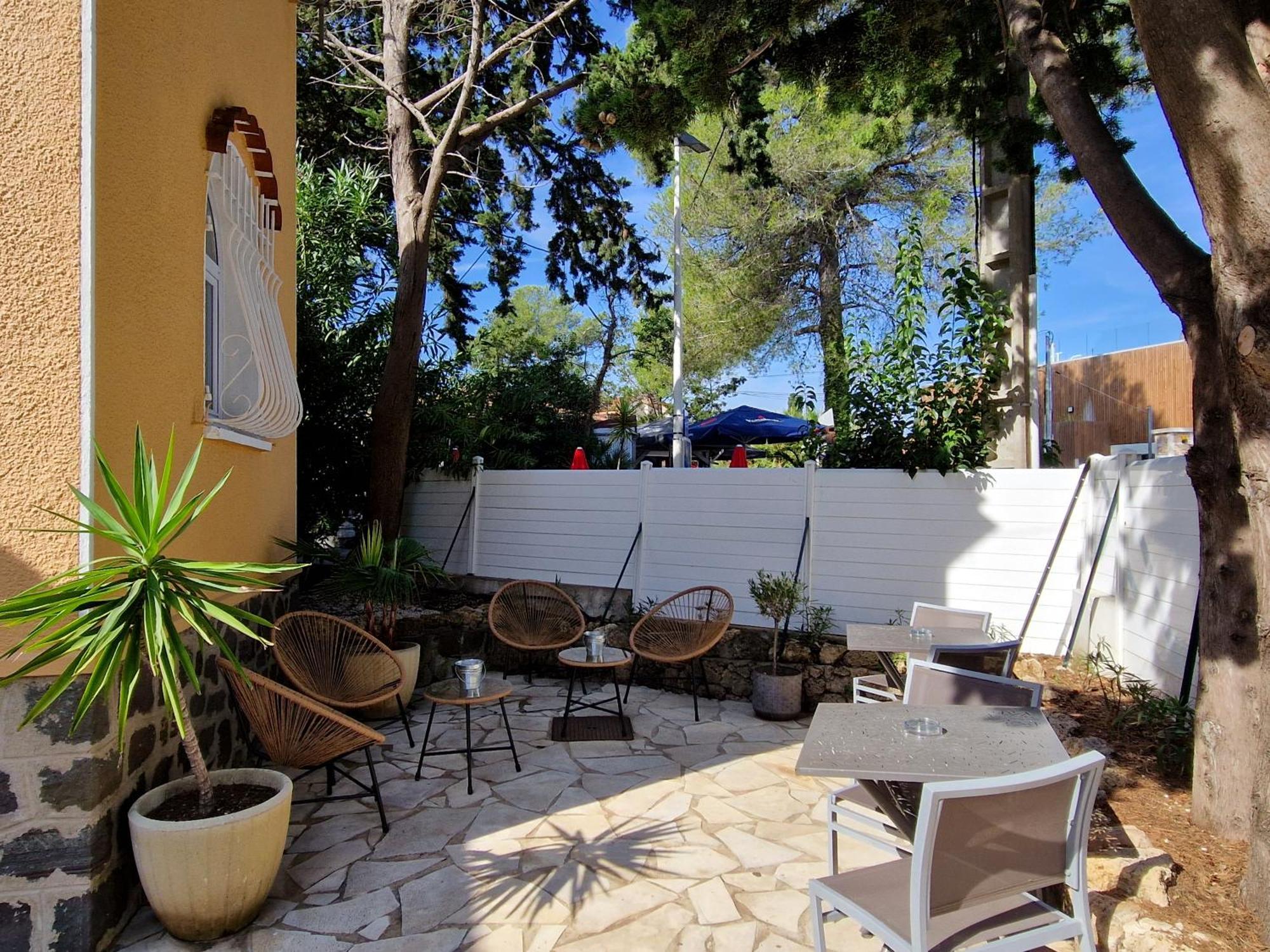 Le Cosy Hotel Saint Aygulf Exterior photo