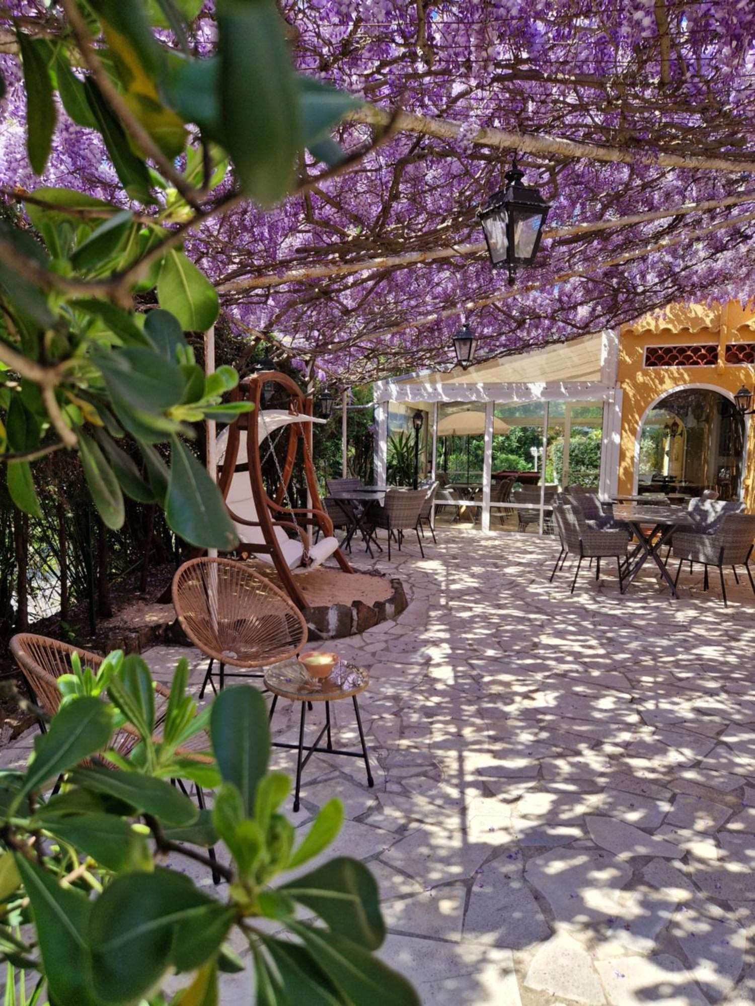 Le Cosy Hotel Saint Aygulf Exterior photo