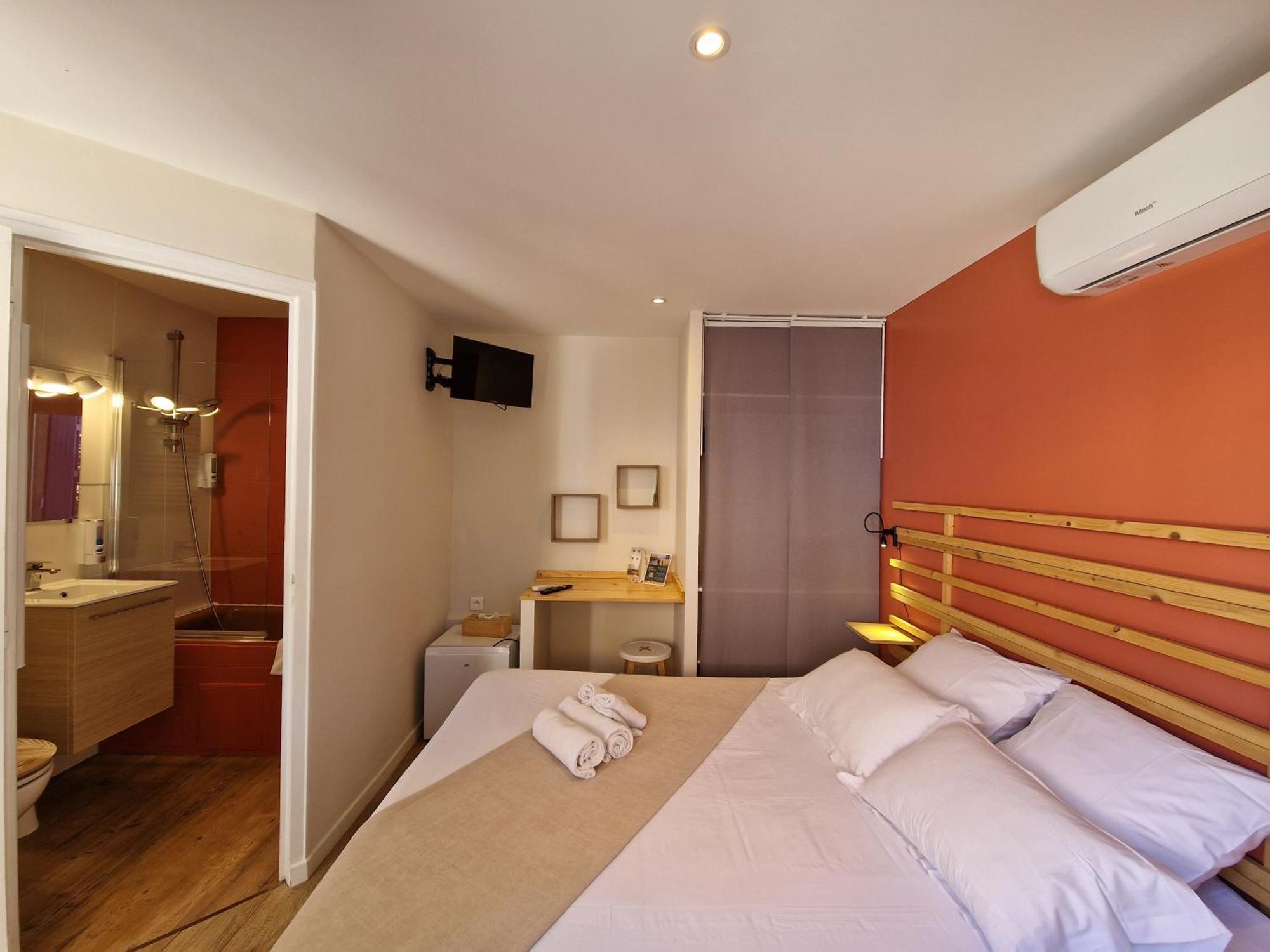 Le Cosy Hotel Saint Aygulf Exterior photo