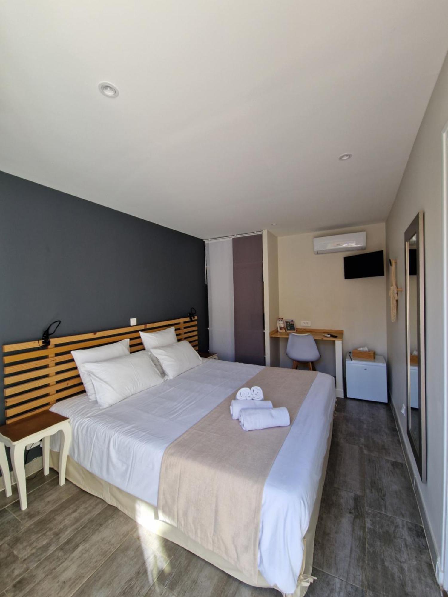 Le Cosy Hotel Saint Aygulf Exterior photo