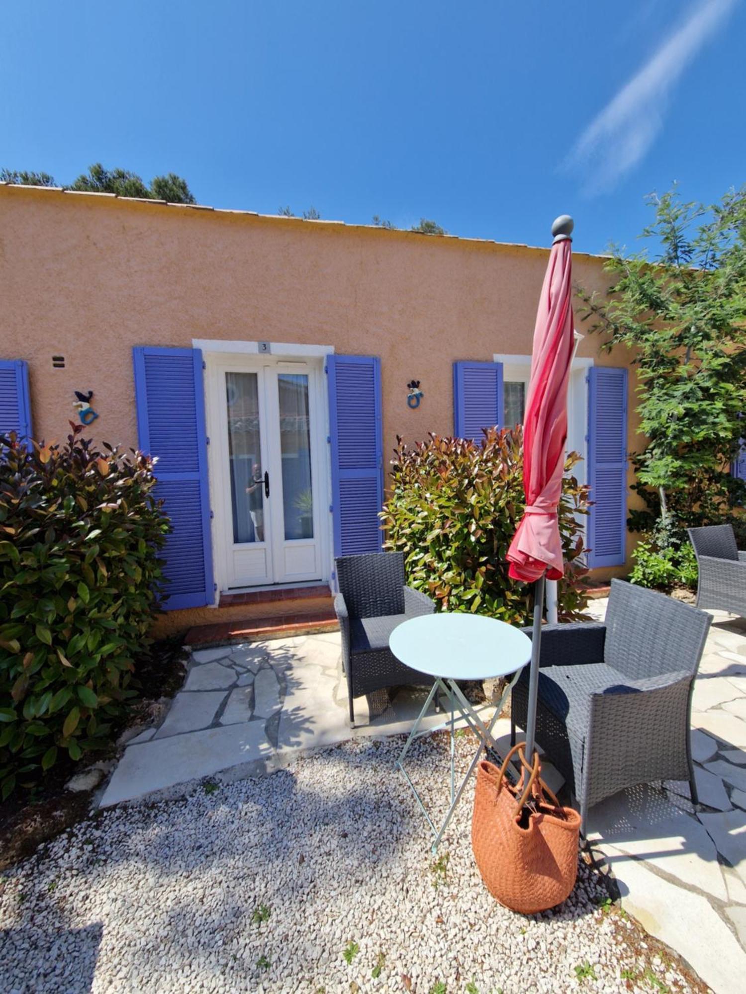 Le Cosy Hotel Saint Aygulf Exterior photo